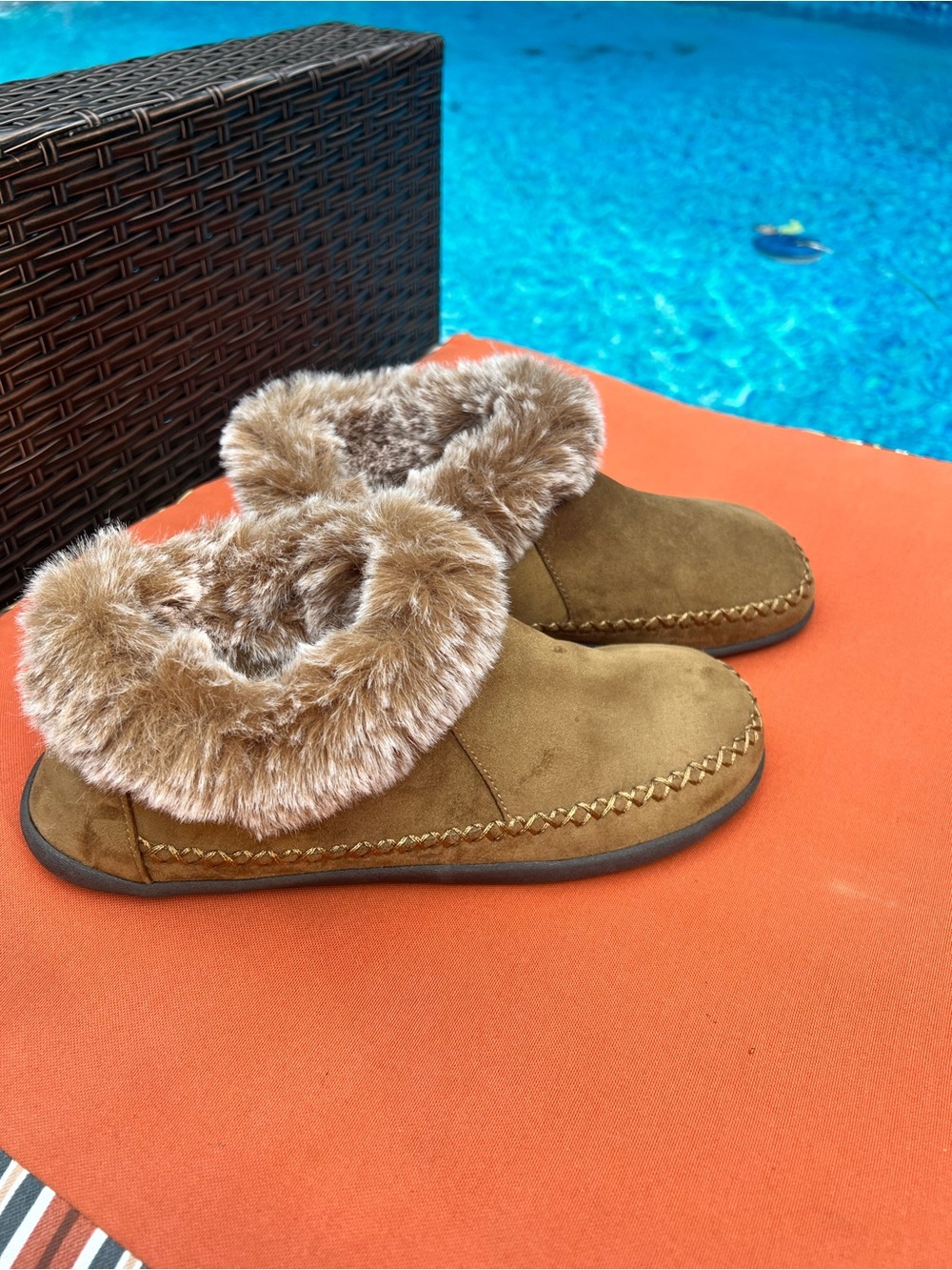 Magellan Outdoors Faux Fur Slip-On Mule in Tan